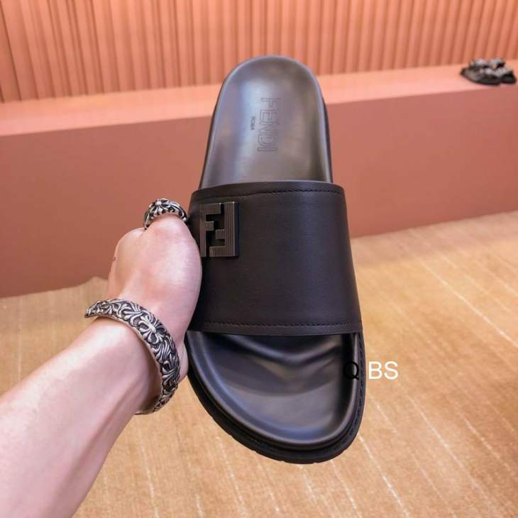 Picture of Fendi Slippers _SKUFendisz38-45BS07082712